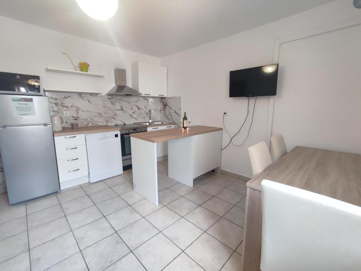 Apartments Laus Завалатица Екстериор снимка