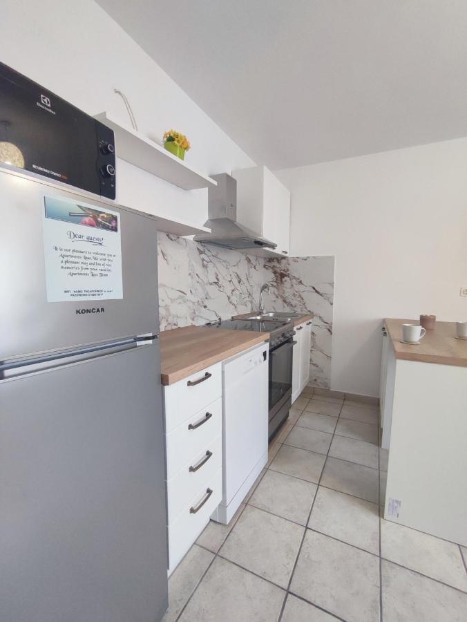 Apartments Laus Завалатица Екстериор снимка