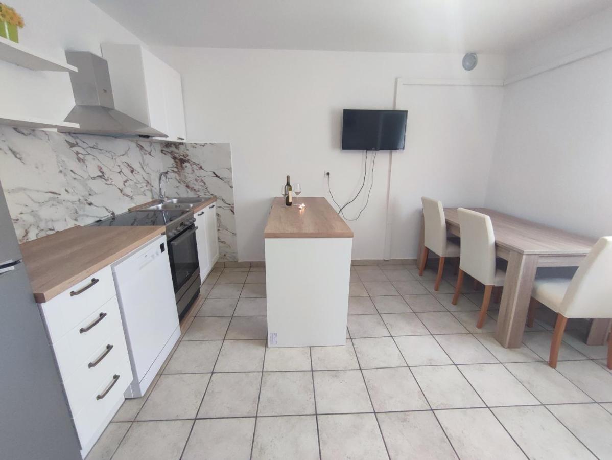 Apartments Laus Завалатица Екстериор снимка