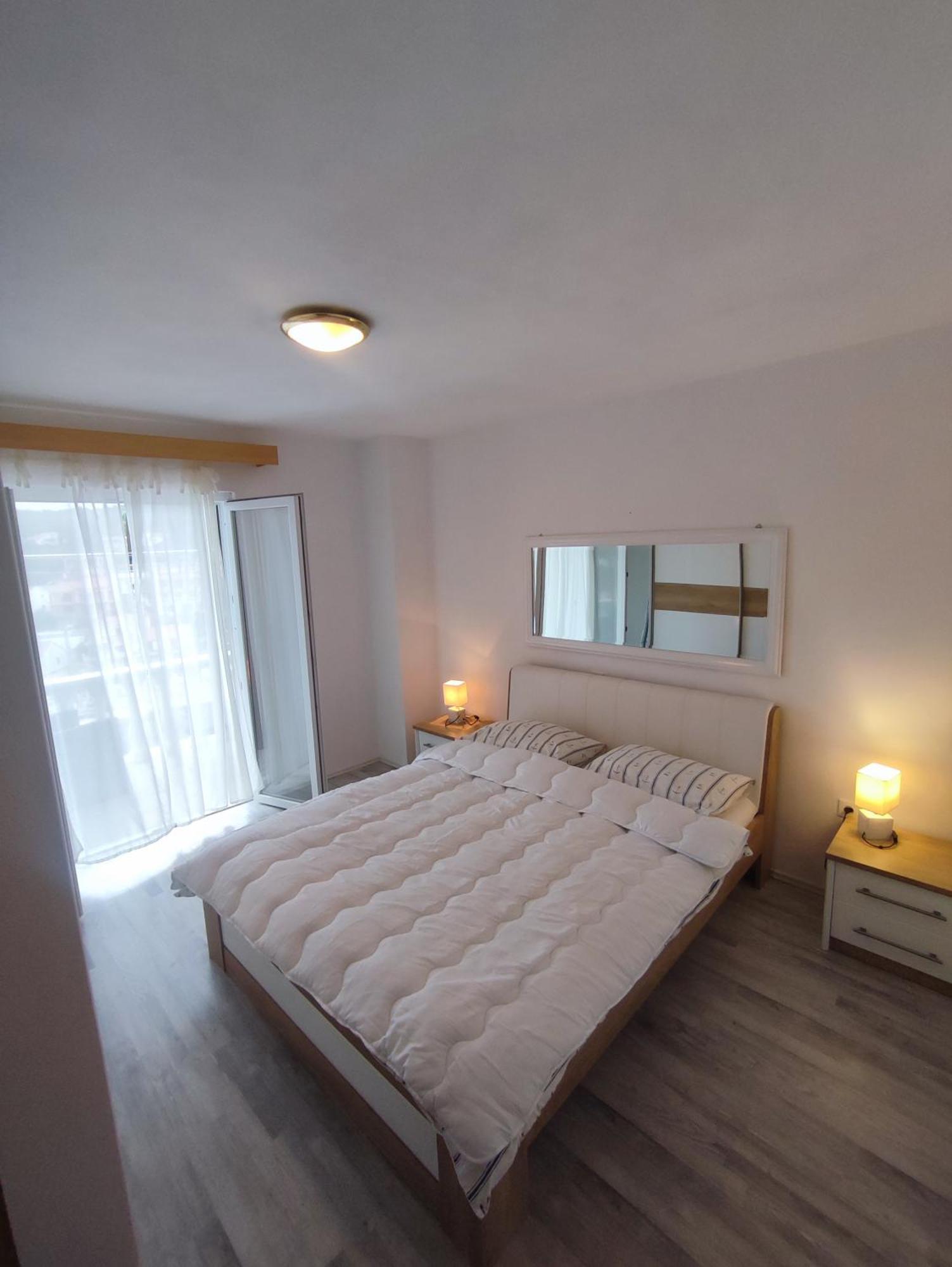 Apartments Laus Завалатица Екстериор снимка