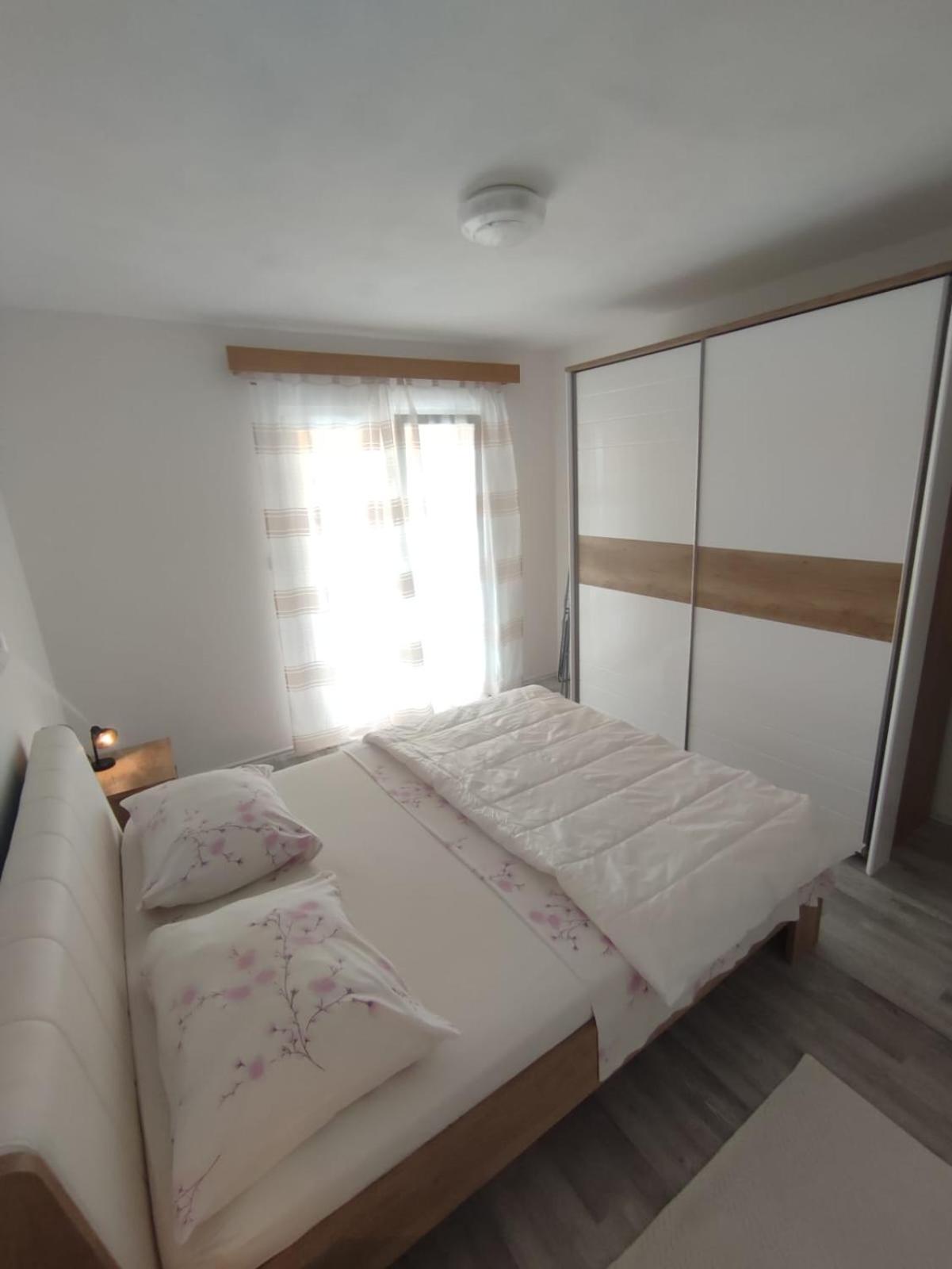 Apartments Laus Завалатица Екстериор снимка