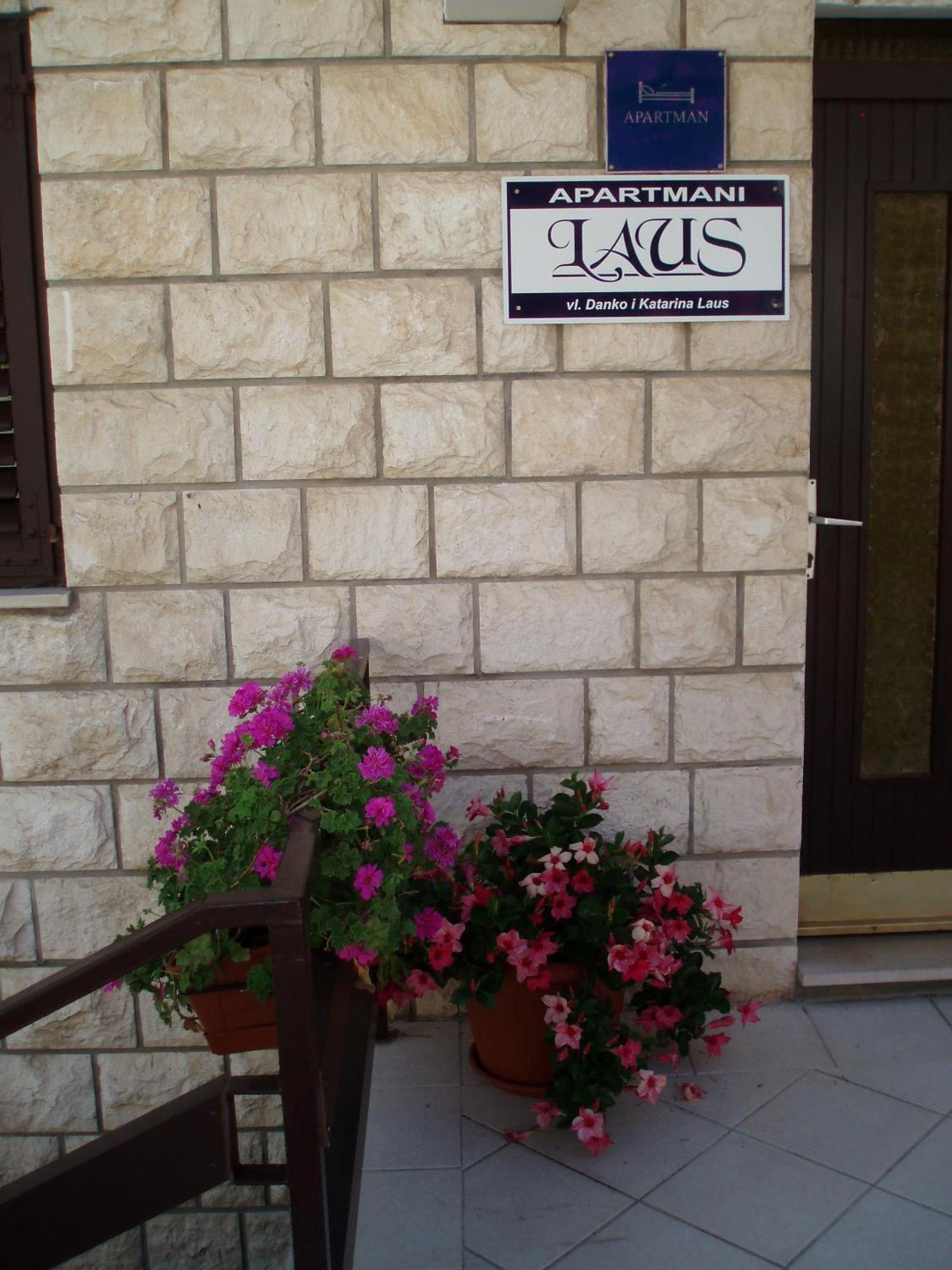 Apartments Laus Завалатица Екстериор снимка